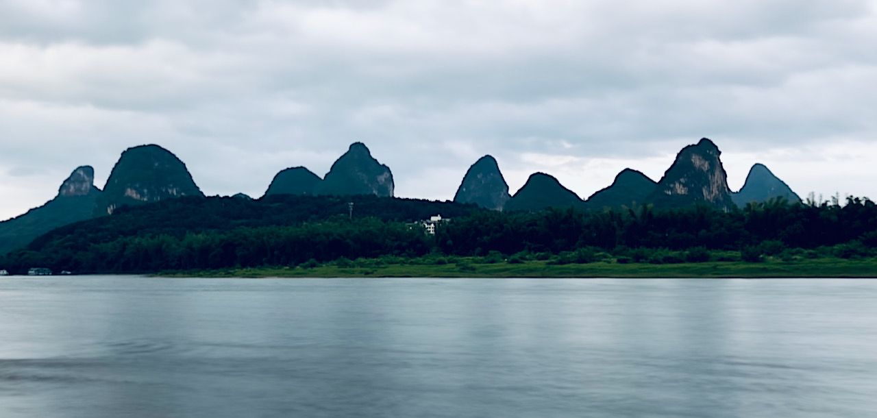 六日行 · 桂林山水甲天下
